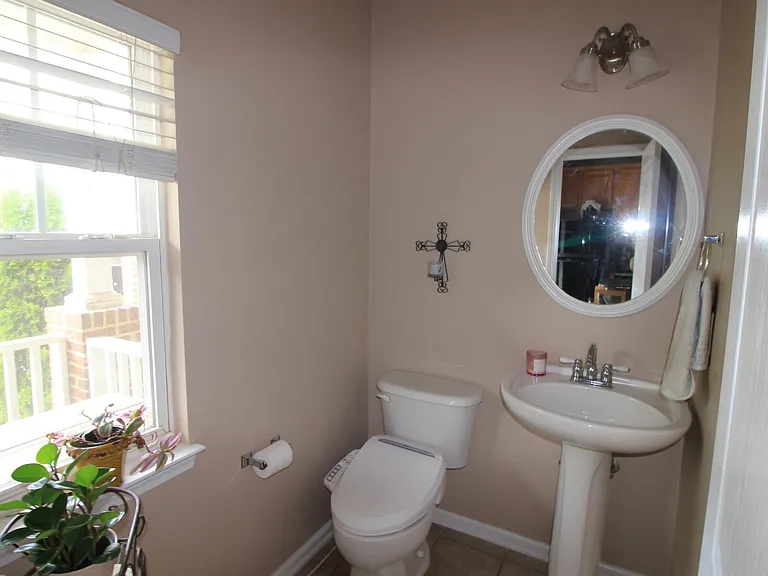 317 Kinellan Ln — Photo 10