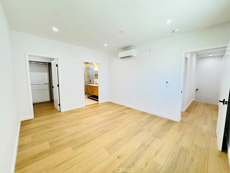 7744 1/2 Vassar Ave — Photo 25