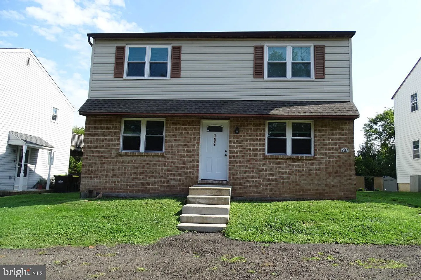 2 bed, 1.0 bath, 2046 sqft, $2,250 — Photo 1