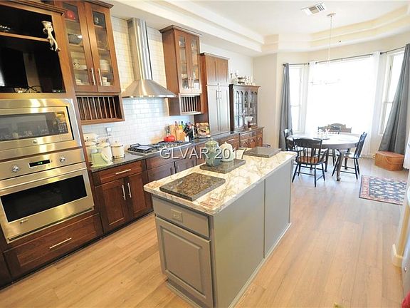 3rd image of 3013 Highland Falls Dr #0