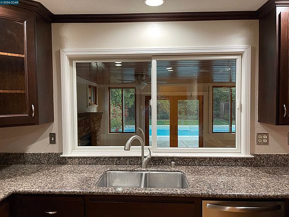 5th image of 625 Las Barrancas Dr