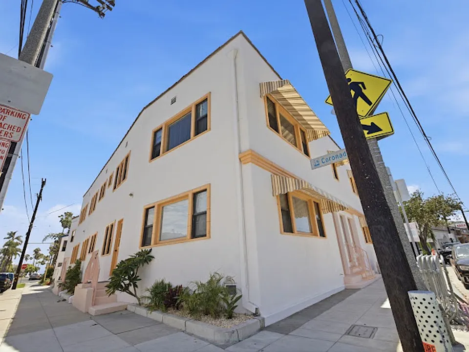 3234 E Broadway