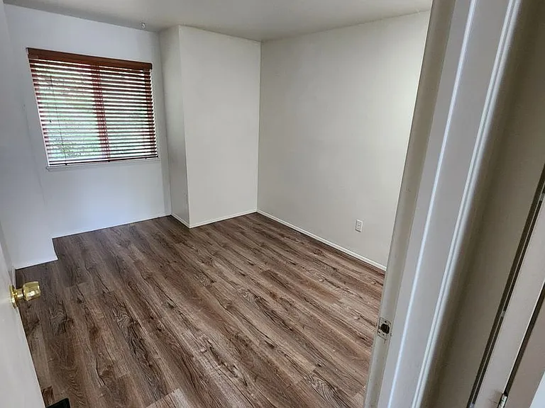 1307 NW Slate Ln #102 — Photo 35