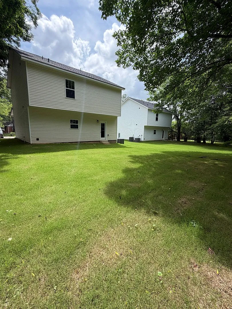 3 Bedroom 2.5 Bath 1,732 sq ft — Photo 4
