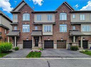 257 Parkside Dr #16, Hamilton, ON L8B 0W5