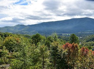 2602 Hatcher Mountain Rd, Sevierville, TN 37862