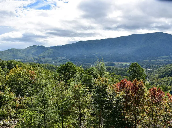 2602 Hatcher Mountain Rd, Sevierville, TN 37862