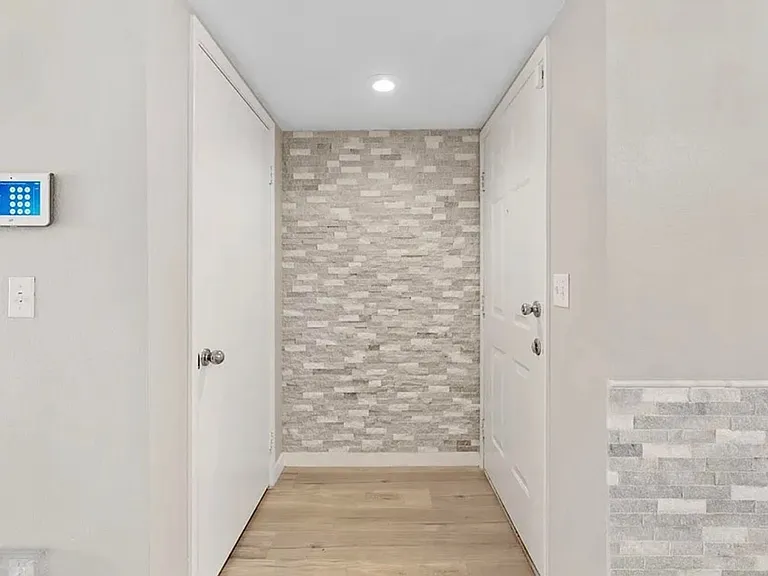 1900 Tierra Vista Dr #104 — Photo 2