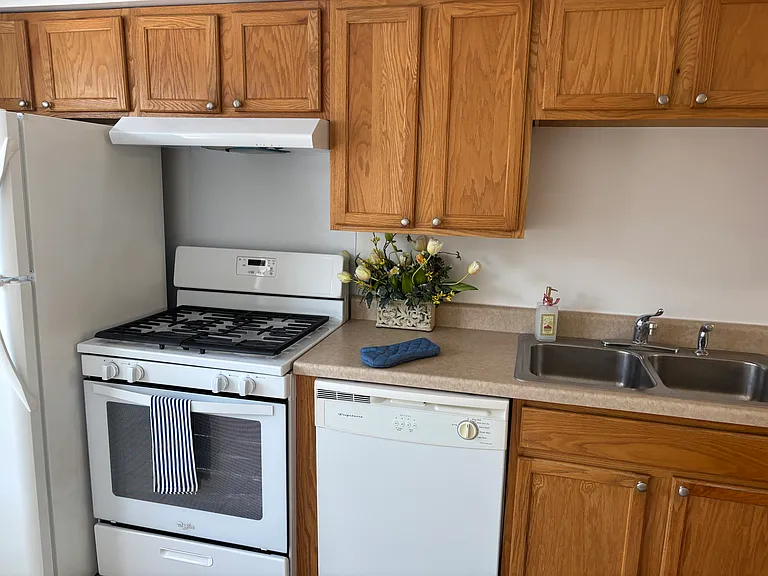 1356 W Main St #102 — Photo 3