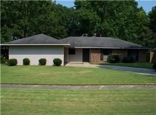 1235 Woodhue Dr, Baton Rouge, LA 70810