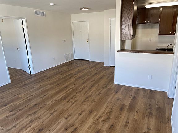 5th image of 7601 N Hollywood Way #205