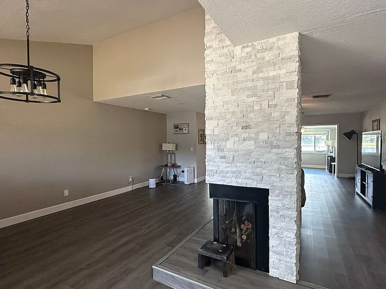 1000 Huntington Ct — Photo 6