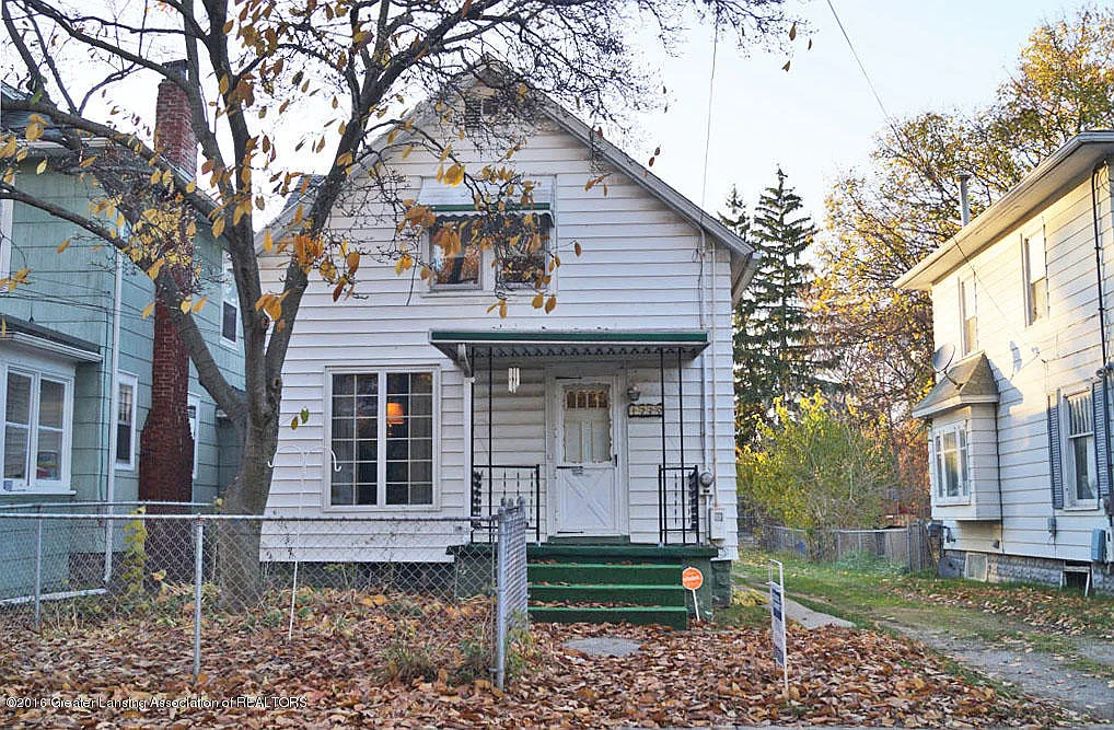 1720 Maplewood Ave photo 1