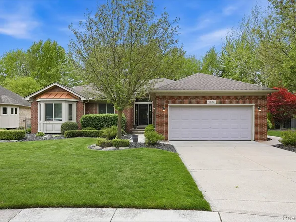 49371 Deerfield Park, Macomb, MI 48044
