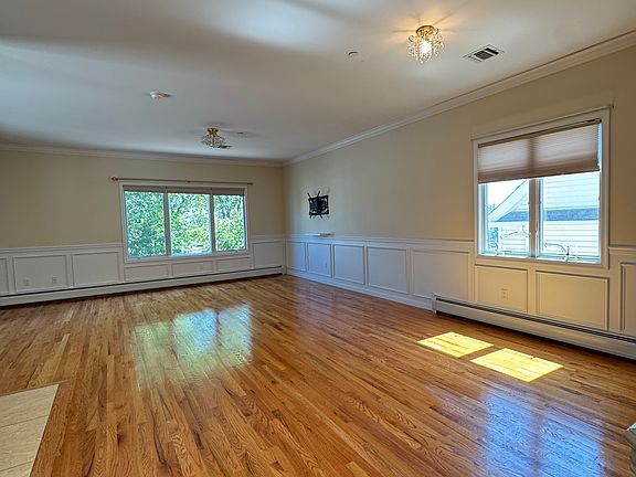 4th image of 16 Allen Pl #2B