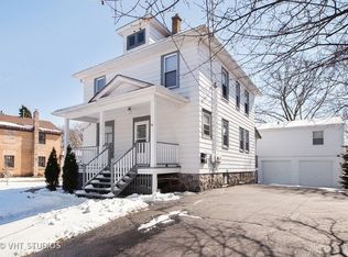 536 E Calhoun St, Woodstock, IL