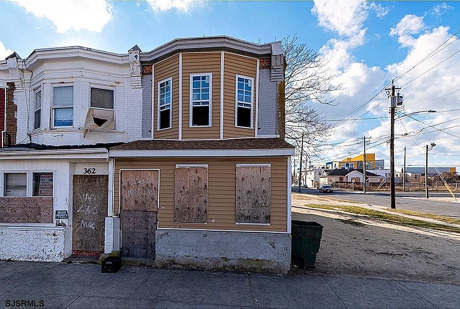 2nd image of 364 N South Carolina Ave #0