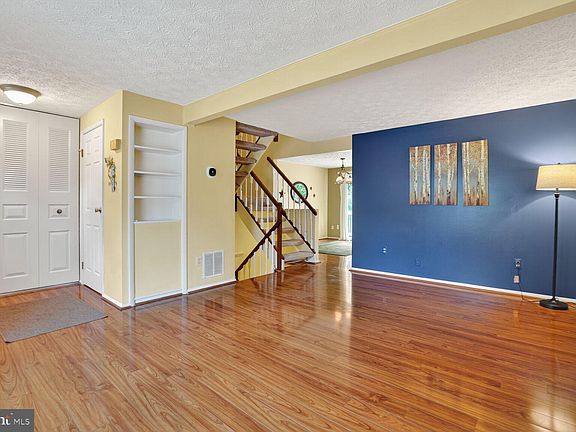 3rd image of 3642 Woodhaven Ct