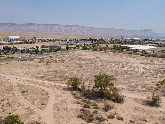 5th image of 2725 H Rd