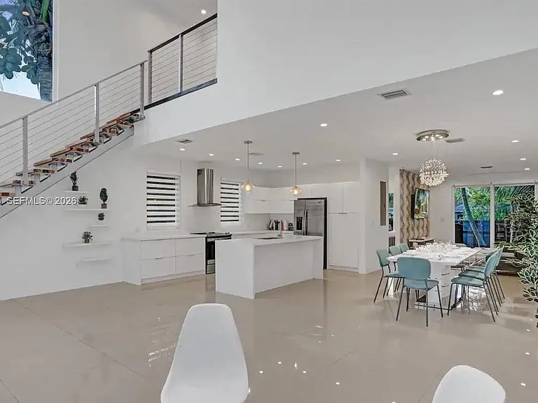 1547 Jackson St — Photo 18