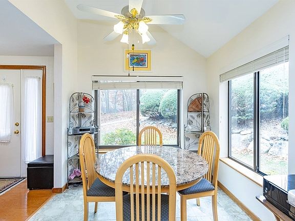 2nd image of 81 Clement Ct Unit 81