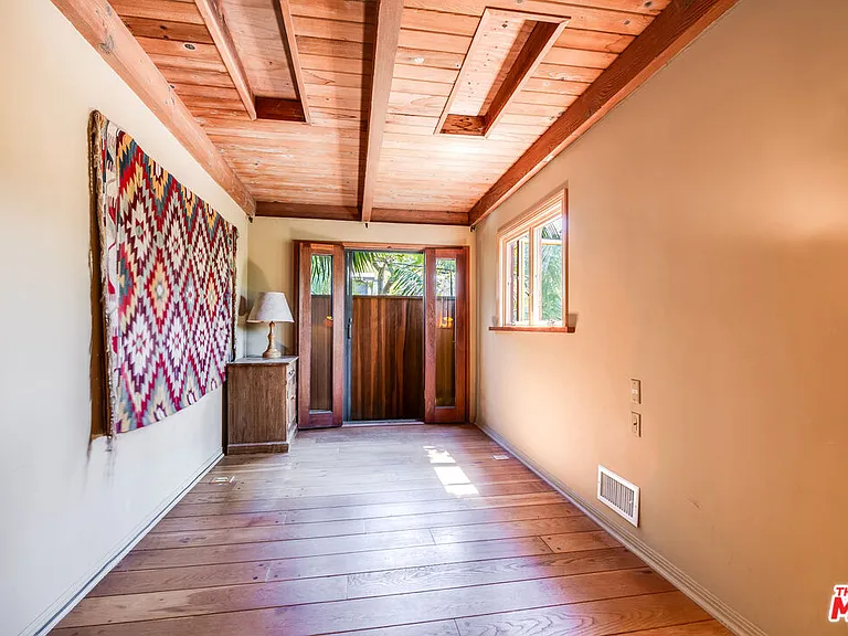454 E Rustic Rd — Photo 27