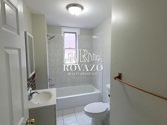 3rd image of 96 Eaton Pl #3A