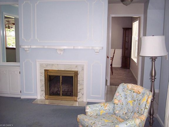 5th image of 382 Crestwood Ave