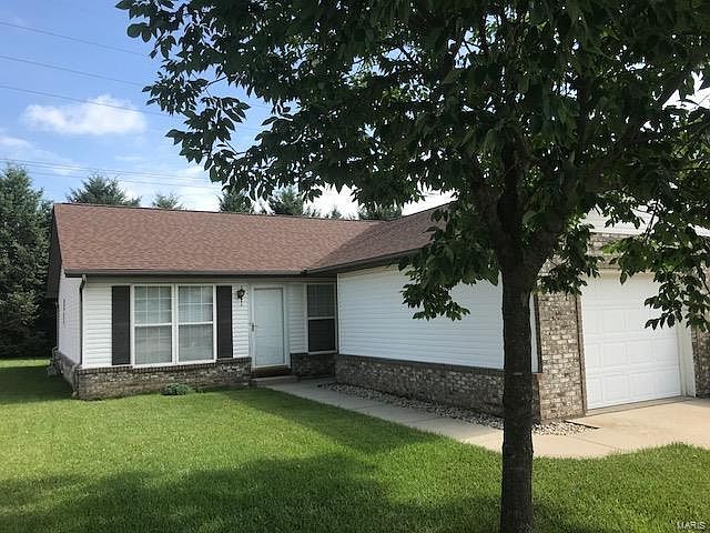 1st image of 670 Carol Ann Dr