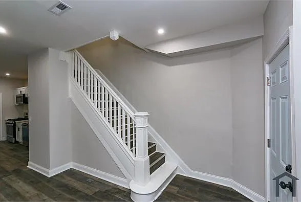 3 bed, 1249 sqft, $2,100 — Photo 3