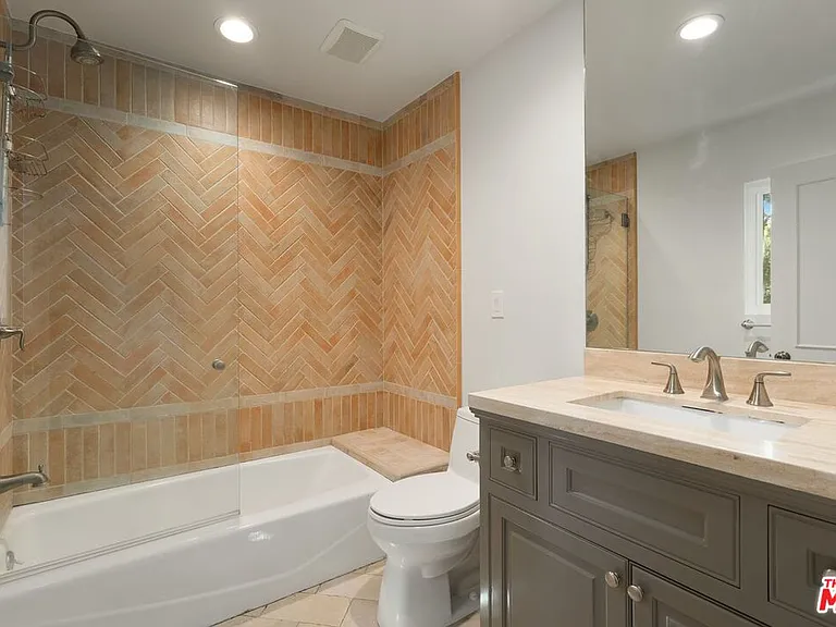 519 N Rexford Dr — Photo 25