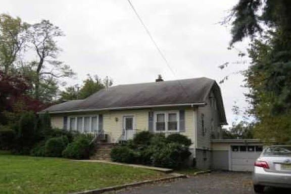 2nd image of 530 Eagle Rock Ave