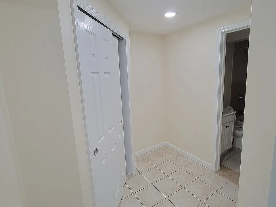 228 Orchard St #3L