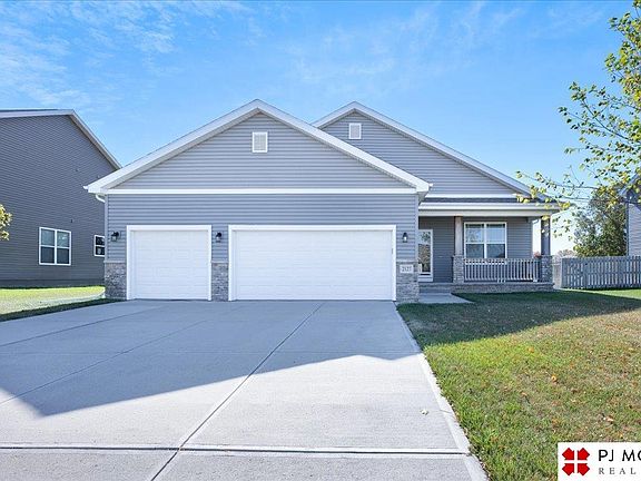 2nd image of 2127 Skyhawk Ave