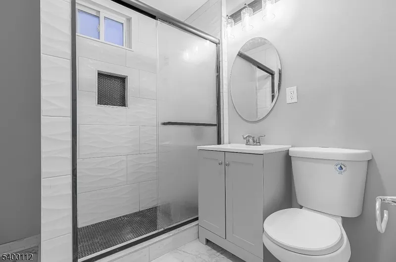 3 bed, 1.0 bath, $2,450 — Photo 3