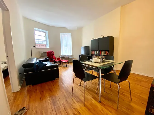 226 W 78th St APT 2A, New York, NY 10024