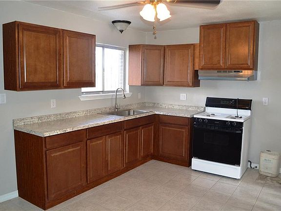 5th image of 9513 Selkirk Dr