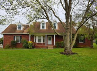 121 Lakepointe Rd, La Vergne, TN 37086