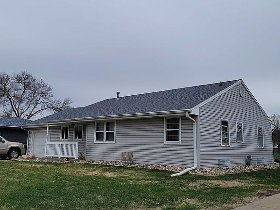 3rd image of 208 Wedgewood Dr