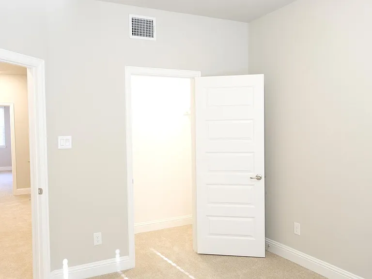 332 Blackthorne Dr — Photo 20