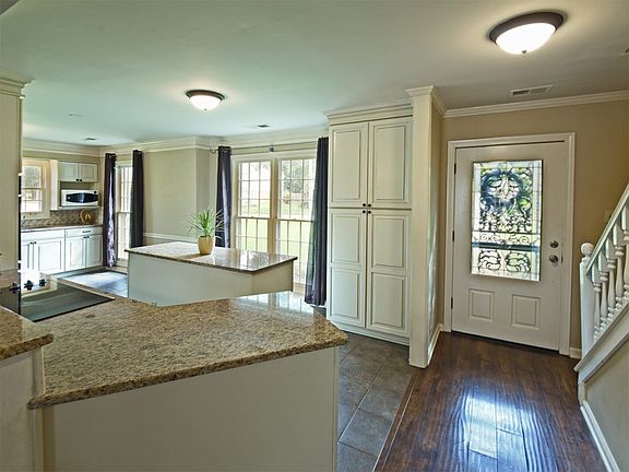 4th image of 8129 Kimbrook Dr