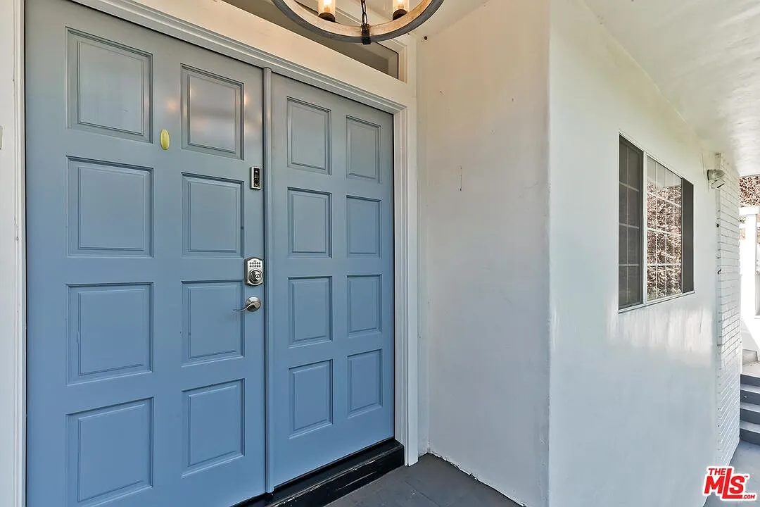 4 bed, 3.0 bath, 1859 sqft, $9,995 — Photo 3