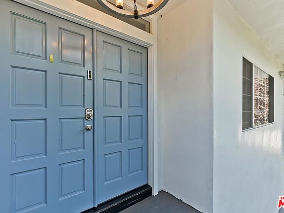 3rd image of 3493 Mandeville Canyon Rd