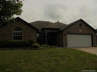 8062 Dunnwood Rd, Claremore, OK 74019