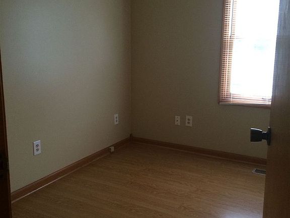 5th image of 5681 S Aylesbury Dr