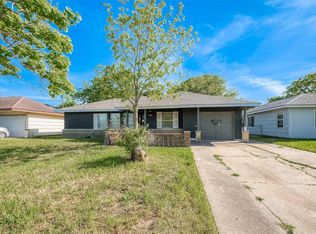 715 W 9th St, Freeport, TX 77541