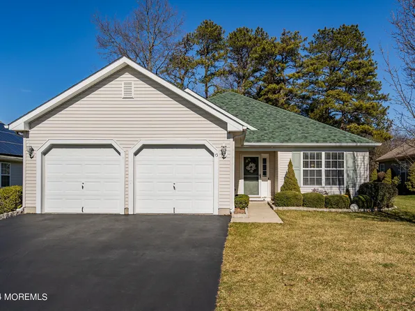 15 Clear Lake Road, Whiting, NJ 08759