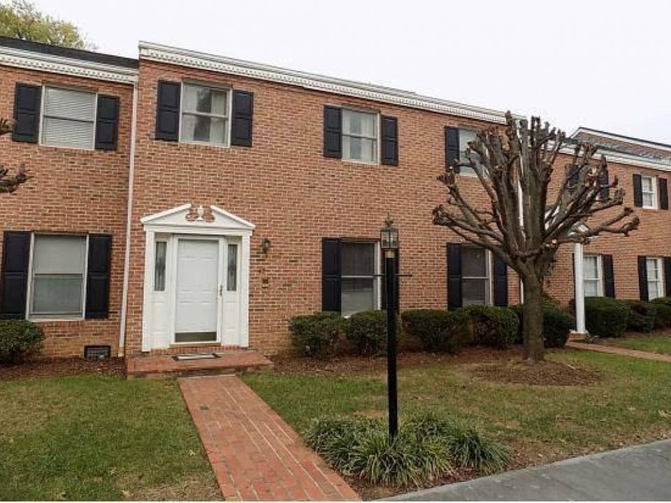 1st image of 2734 E Oakland Ave #47