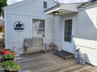 1006 N 10th Ave, Yakima, WA 98902