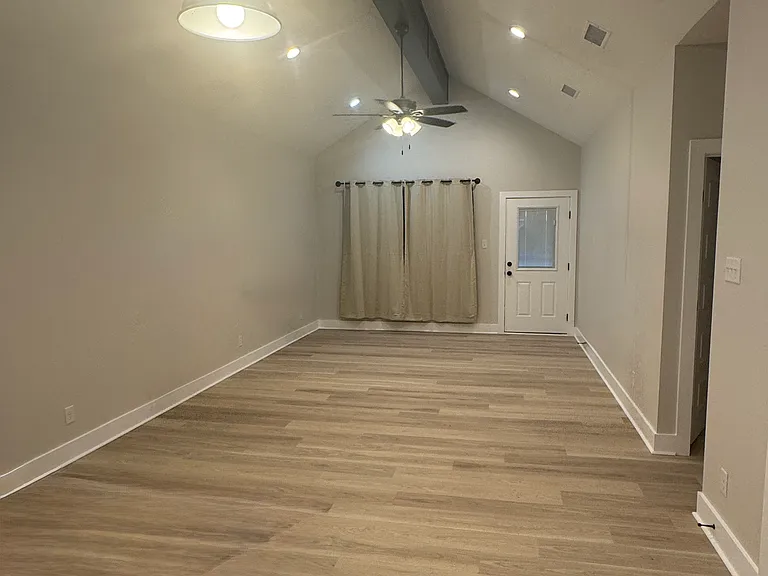 3019 Waco St — Photo 2